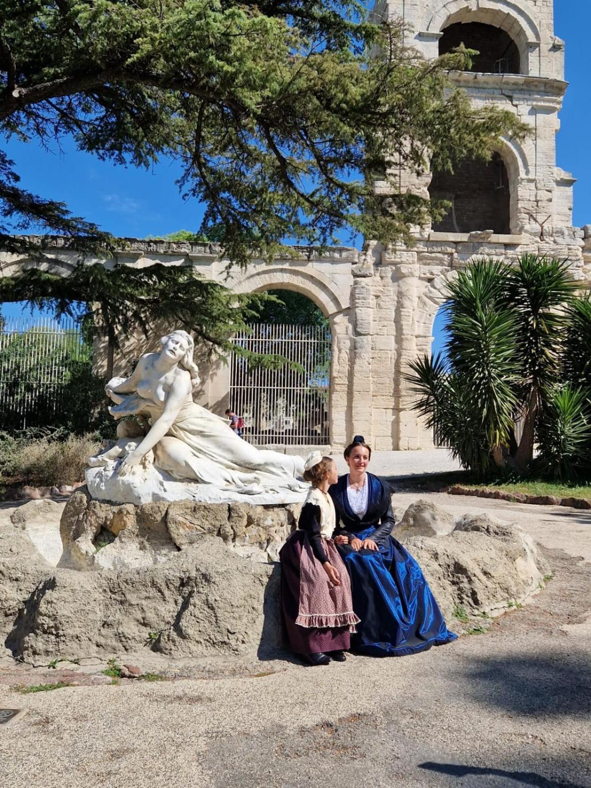 Capucines, Un Jardin Secret Dans Le Centre Historique Apartment Арл Екстериор снимка